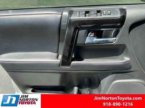 Used 2019 Toyota 4Runner TRD Off-Road AWD/4WD image 9