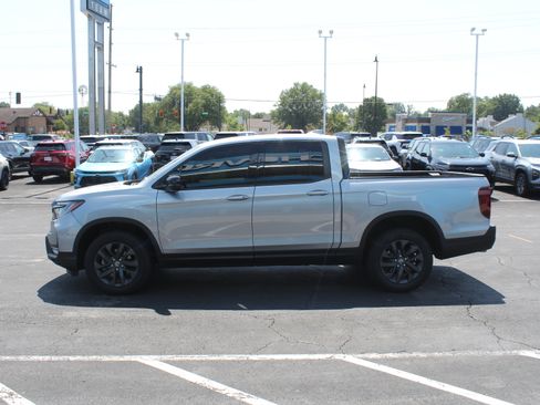 Used 2024 Honda Ridgeline Sport image 8
