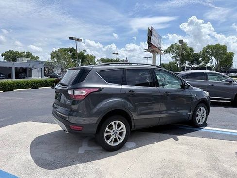 Used 2018 Ford Escape SE AWD/4WD image 4
