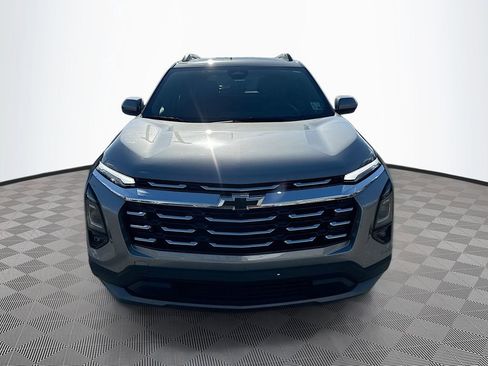 Used 2025 Chevrolet Equinox LT w/ Convenience Package II image 2