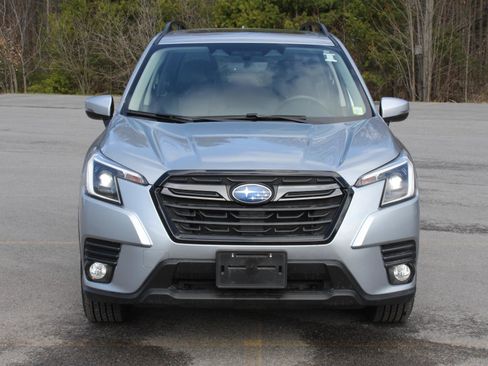 Used 2023 Subaru Forester Limited AWD/4WD image 2