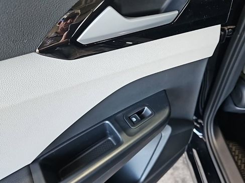 New 2026 Volkswagen Taos S image 21