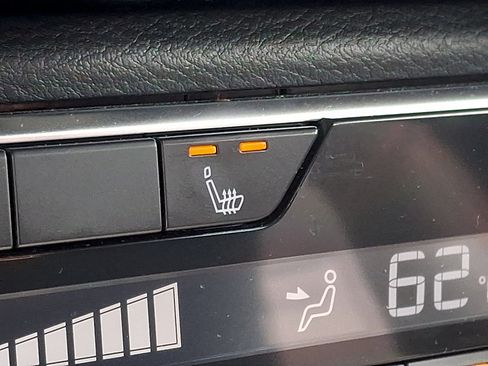 Used 2025 Nissan Sentra SR w/ Midnight Edition FWD image 23
