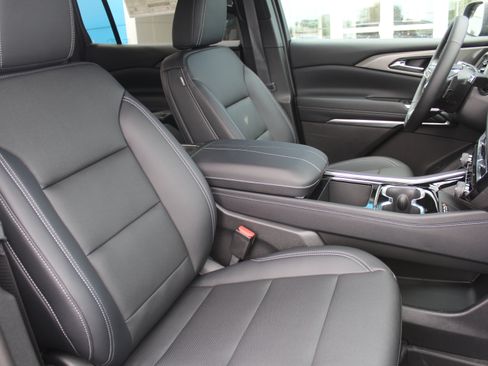 New 2026 Chevrolet Traverse LT w/ Driver Confidence Package AWD/4WD image 15