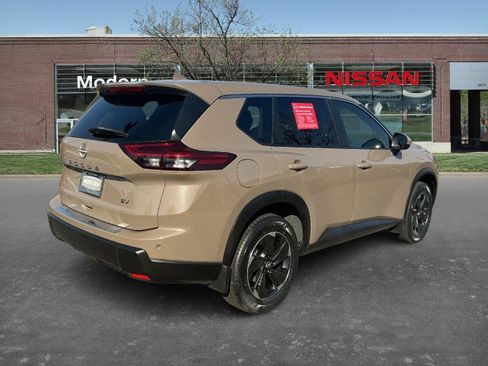 Certified 2024 Nissan Rogue SV image 4