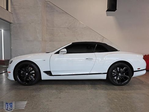 Used 2021 Bentley Continental GT V8 AWD/4WD image 3