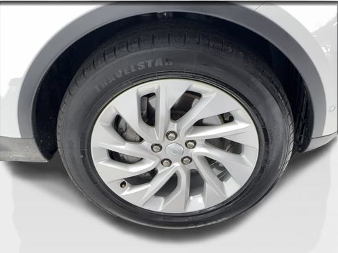 Used 2023 Land Rover Discovery S AWD/4WD image 13