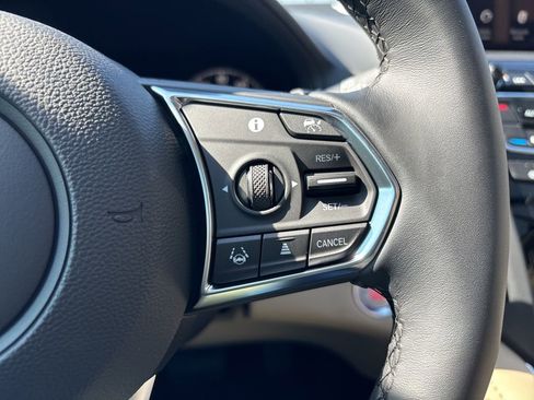 Used 2024 Acura RDX SH-AWD image 16