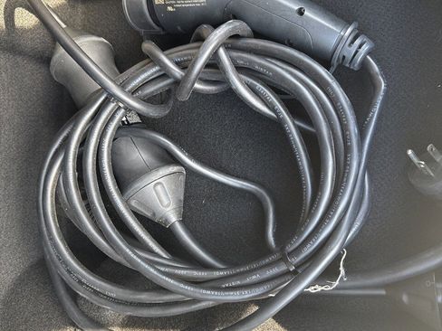 Used 2024 Volvo XC90 T8 Plus w/ Protection Package Premier image 10