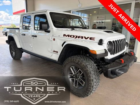 Used 2024 Jeep Gladiator Mojave AWD/4WD image 1