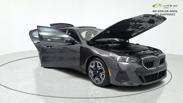 Used 2024 BMW i5 eDrive40i w/ M Sport Package RWD image 11