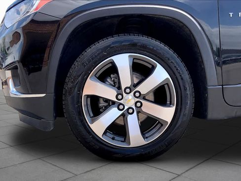 Used 2021 Chevrolet Traverse LT w/ LT Premium Package FWD image 11