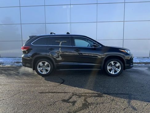 Certified 2019 Toyota Highlander Limited image 38