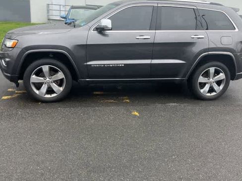 Used 2016 Jeep Grand Cherokee Overland image 2