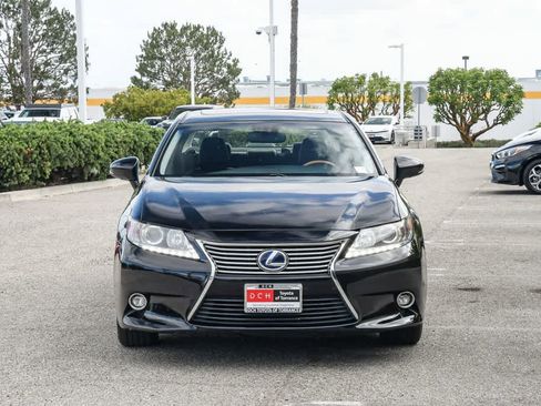 Used 2014 Lexus ES 300h w/ Luxury Package w/Bamboo Trim FWD image 2