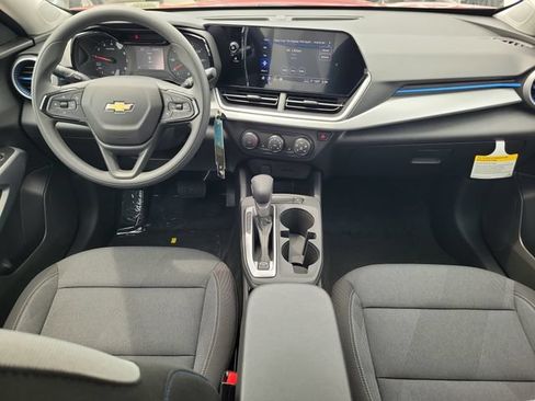 New 2026 Chevrolet Trax LS w/ LS Convenience Package FWD image 5