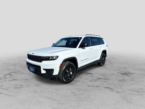 Certified 2024 Jeep Grand Cherokee L Laredo image 4