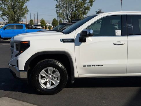 Used 2023 GMC Sierra 1500 SLE AWD/4WD image 9