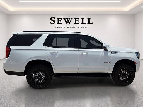 Used 2024 GMC Yukon AT4 w/ Technology Package AWD/4WD image 5