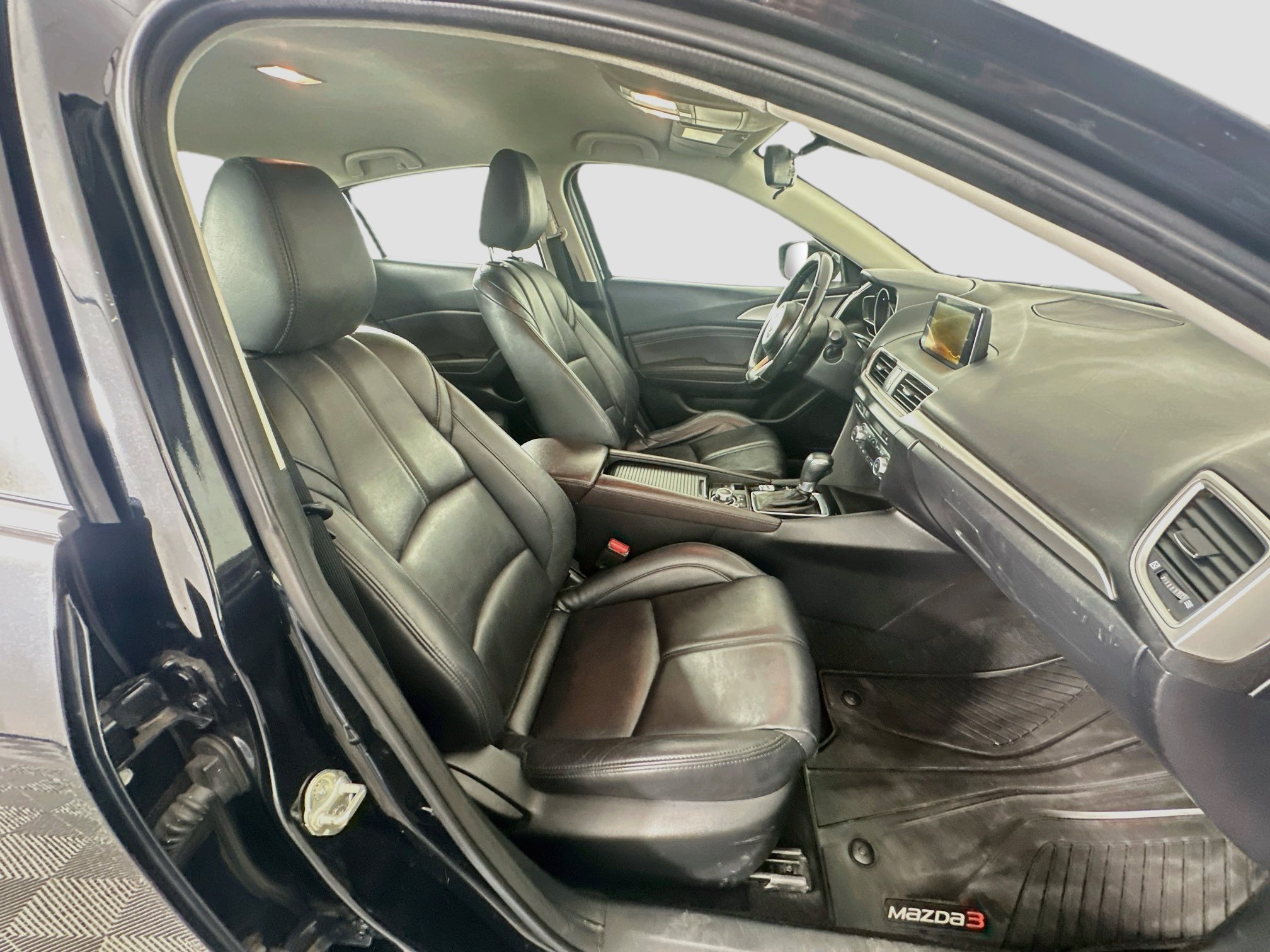 Used 2018 MAZDA MAZDA3 Touring FWD image 30