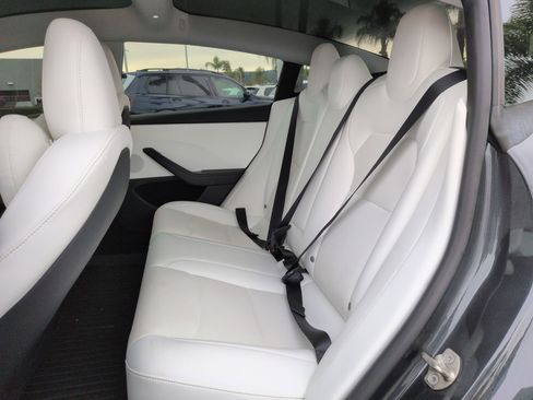 Used 2024 Tesla Model 3 image 30