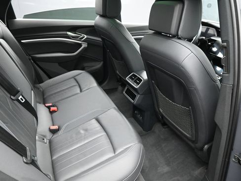 Used 2024 Audi Q8 e-tron Premium AWD/4WD image 28