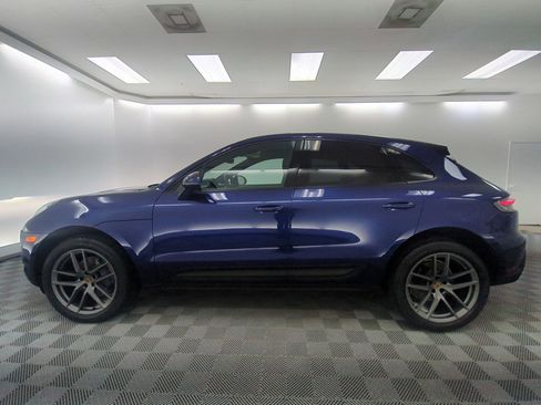 Certified 2022 Porsche Macan AWD/4WD image 2