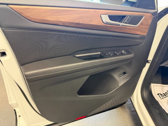 Used 2025 Volkswagen Atlas SE FWD image 10