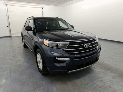 Used 2023 Ford Explorer XLT w/ Equipment Group 202A image 2