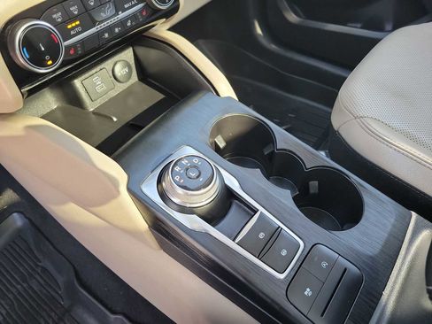 Used 2022 Ford Escape SEL w/ Technology Package image 25