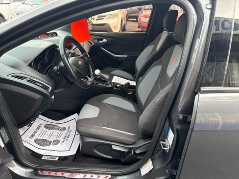 Used 2017 Ford Focus ST image 11