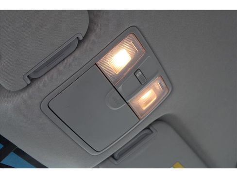 Used 2013 Hyundai Elantra GLS w/ Preferred Pkg image 28