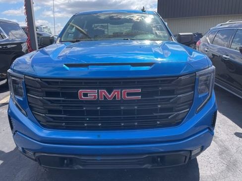 Used 2022 GMC Sierra 1500 Elevation w/ X31 Off-Road Package AWD/4WD image 2