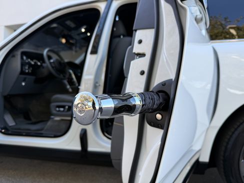 Used 2023 Rolls-Royce Cullinan image 28