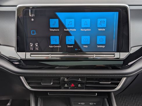 Used 2024 Volkswagen Atlas Cross Sport SEL Premium R-Line image 64