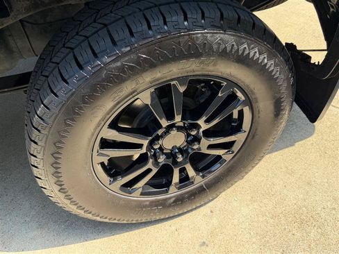 Used 2018 Ford F150 Lariat w/ Equipment Group 502A Luxury AWD/4WD image 25