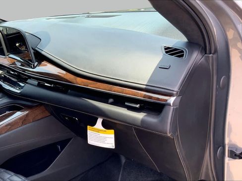Used 2022 Cadillac Escalade Premium Luxury Platinum w/ Heavy-Duty Trailer Package AWD/4WD image 19