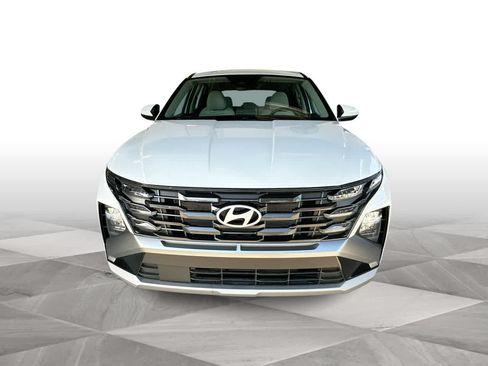 Used 2026 Hyundai Tucson SE FWD image 3