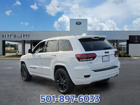 Used 2020 Jeep Grand Cherokee Altitude RWD image 3