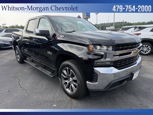Used 2022 Chevrolet Silverado 1500 LT AWD/4WD image 3
