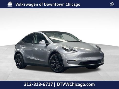 Used 2024 Tesla Model Y Long Range AWD/4WD image 1