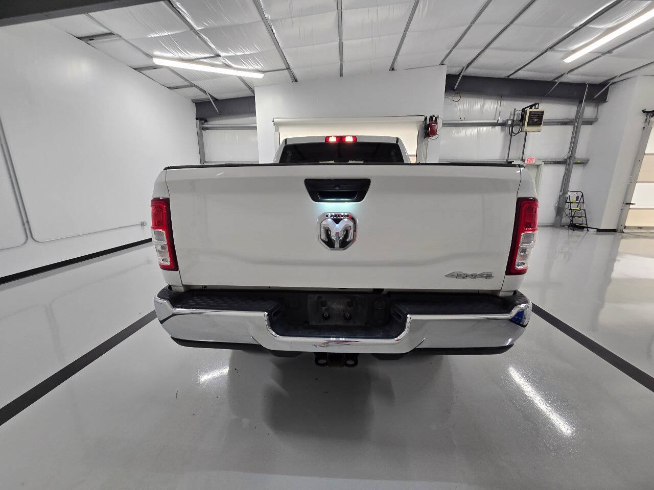 Used 2024 RAM 2500 Tradesman w/ Chrome Appearance Group AWD/4WD image 8