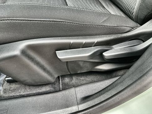 Used 2025 Chevrolet Equinox LT w/ Safety and Technology Package image 14