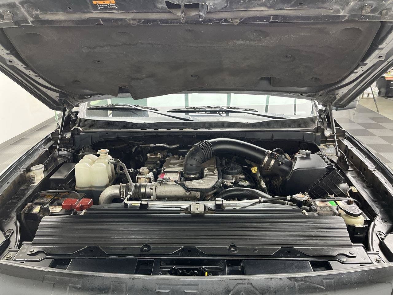 Used 2019 Nissan Titan SV AWD/4WD image 24