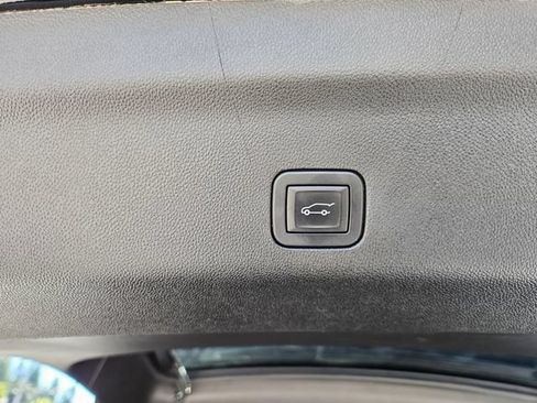 Used 2024 Chevrolet Suburban High Country w/ Advanced Technology Package AWD/4WD image 13
