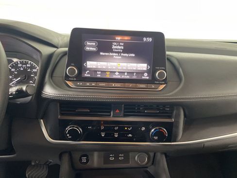 Used 2024 Nissan Rogue S FWD image 15