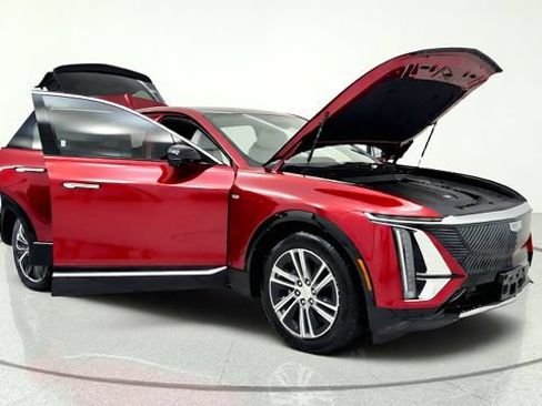 Used 2024 Cadillac Lyriq Luxury AWD/4WD image 11