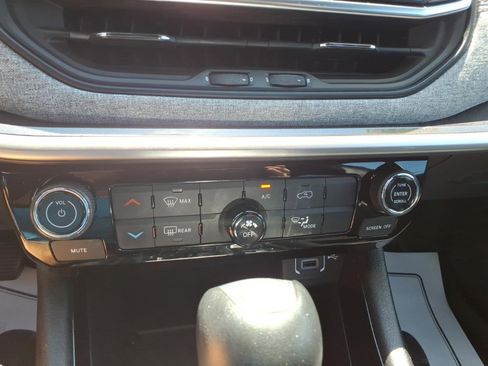 Used 2023 Jeep Compass Latitude AWD/4WD image 19