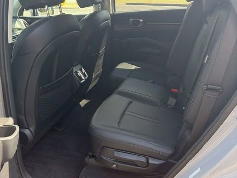 Used 2025 Kia Sorento S w/ Panoramic Sunroof Package image 25