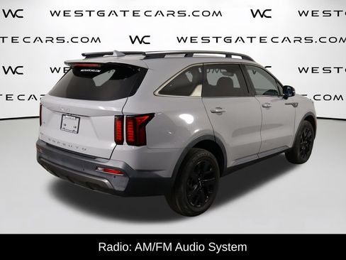 Used 2022 Kia Sorento S AWD/4WD image 4